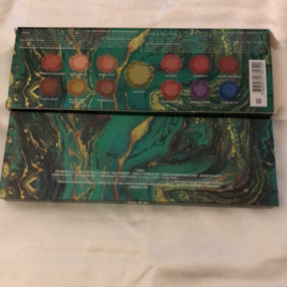 Urban Decay X Marvel Studios She Hulk 13 Pan Eyeshadow Palette 11.6g NIB - Picture 11 of 11